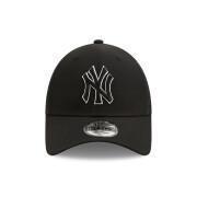 9forty trucker pet New York Yankees